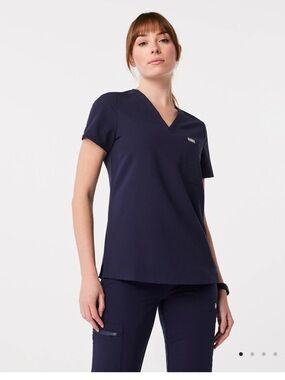 Figs scrub set top and bottom navy blue petite